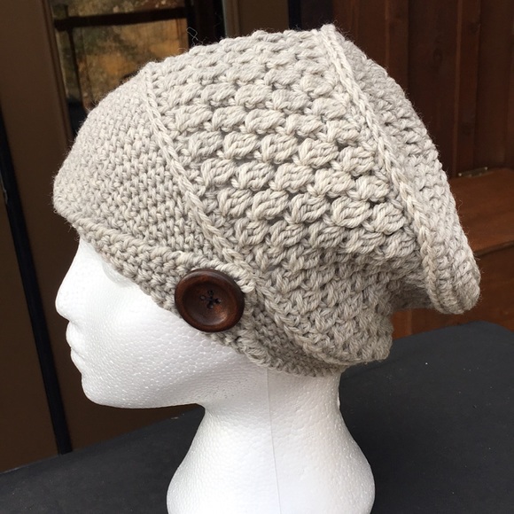 Hand Crocheted Hat/Toque - Picture 1 of 6
